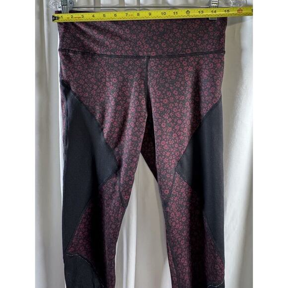 Gap GapFit Gspeed Mesh Floral Capri leggings, Burgundy Black, Sz: M, 73-06 - Picture 15 of 16